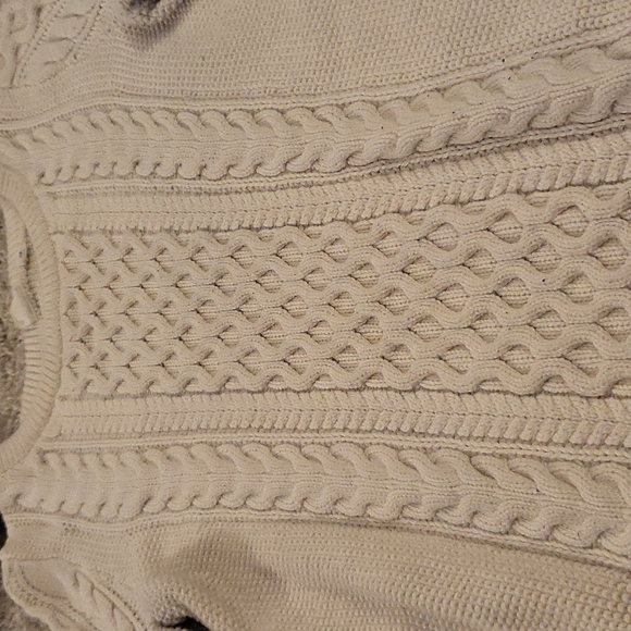 Gap Women's Cream Cable Knit Sweater - Picture 2 of 4